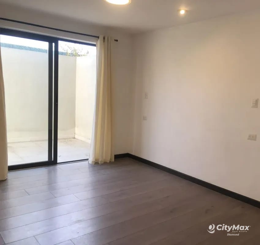Vendo Apartamento Con Patio en Di Fiori Zona 7 — Apartamento en Venta en Zona 7, Guatemala, Ciudad — foto 2 de 7