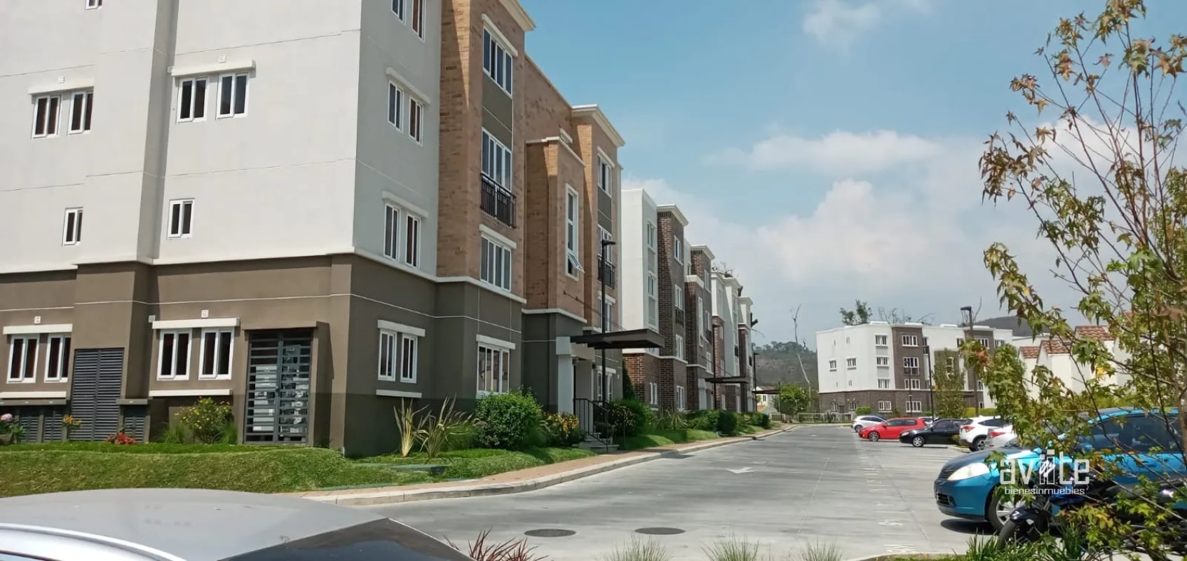 Condado Naranjo en Alameda Norte, Coruña.    Q1,750,000 negociables. - 9