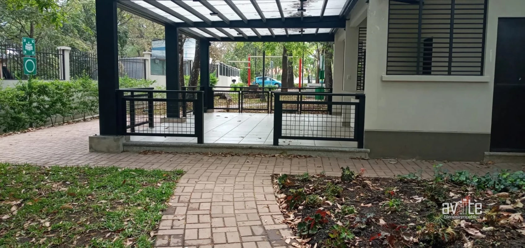 Condado Naranjo en Alameda Norte, Coruña. Q1,750,000 negociables. - 8