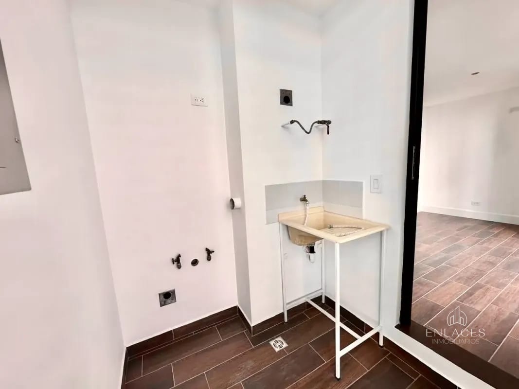Zona 13 • Apartamento en Venta • Edificio Rosselló — Apartamento en Venta en Rosselló, Zona 13, Guatemala, Ciudad — foto 11 de 15
