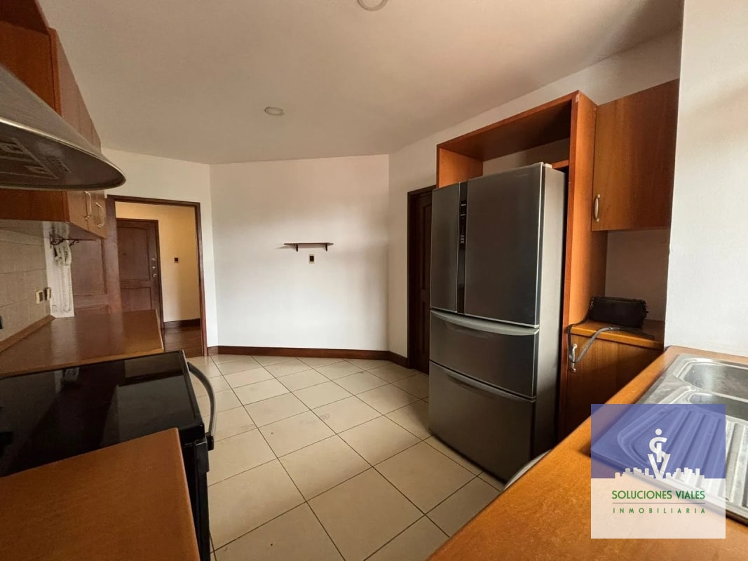 APARTAMENTO AMPLIO DE 222m² EN ALQUILER, zona 10 - 8