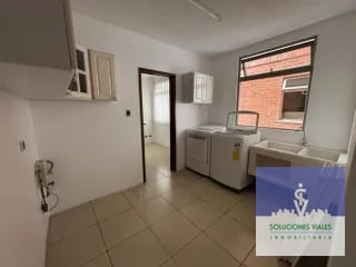 APARTAMENTO AMPLIO DE 222m² EN ALQUILER, zona 10 — Apartamento en Alquiler en Oakland I, Zona 10, Guatemala, Ciudad — miniatura 3 de 10