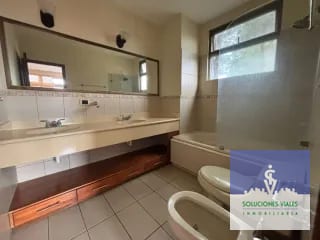 APARTAMENTO AMPLIO DE 222m² EN ALQUILER, zona 10 — Apartamento en Alquiler en Oakland I, Zona 10, Guatemala, Ciudad — miniatura 2 de 10
