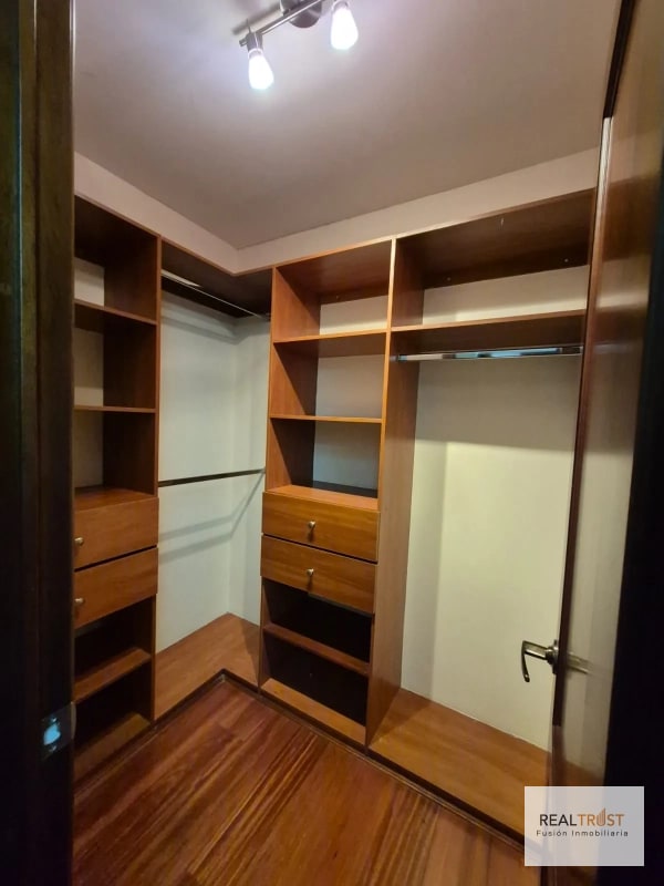 APARTAMENTO AMUEBLADO EN RENTA ZONA 10 - 8
