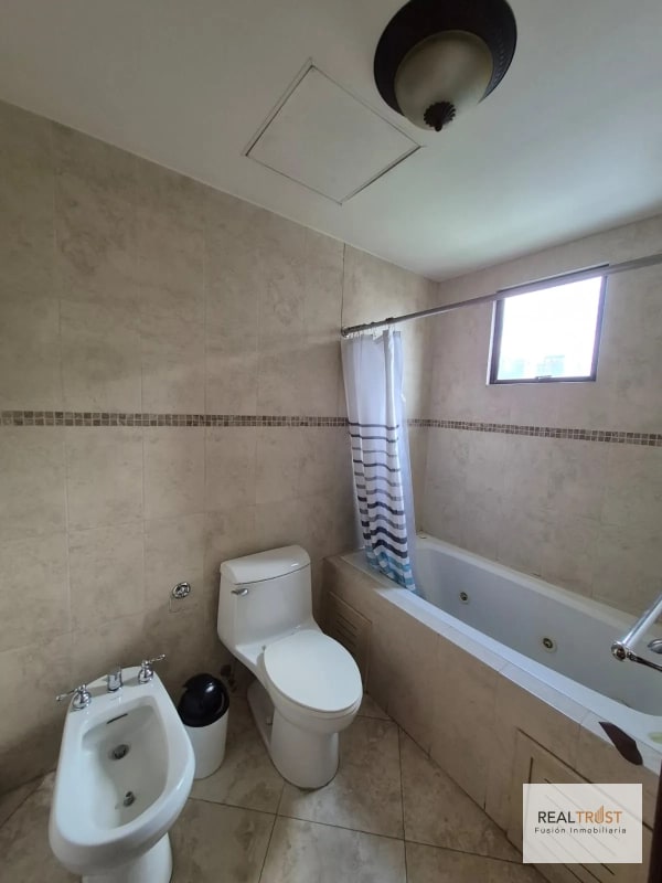 APARTAMENTO AMUEBLADO EN RENTA ZONA 10 - 7