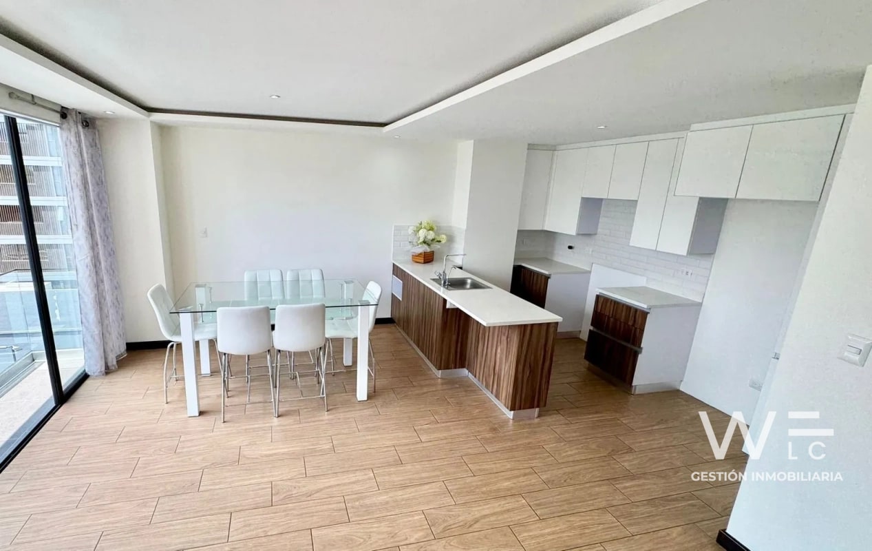 VENDO APARTAMENTO ZONA 15 - 9