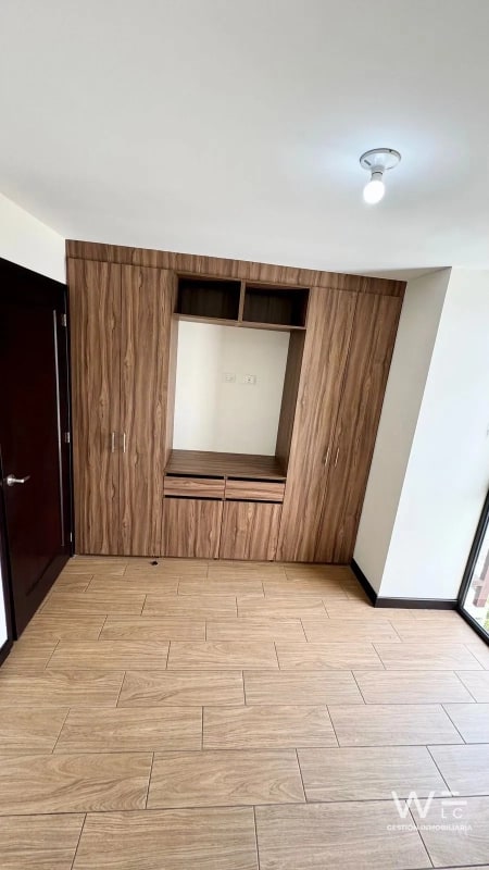 VENDO APARTAMENTO ZONA 15 - 4