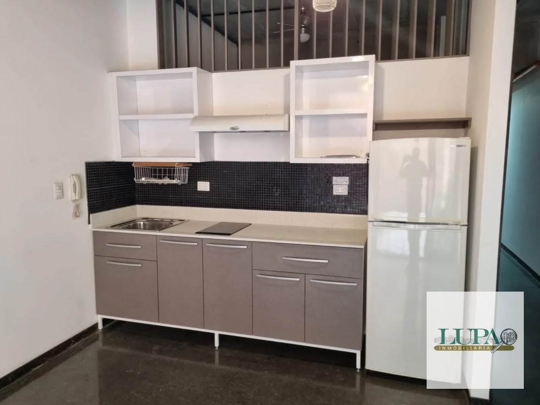 Apartamento con Jardín en edificio 4-36 Zona 4 - 6