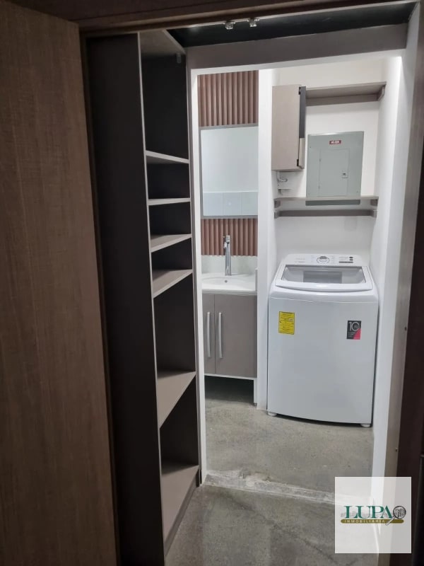Apartamento con Jardín en edificio 4-36 Zona 4 - 1