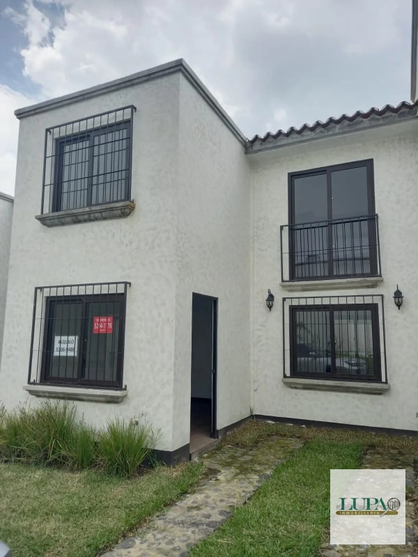 SE RENTA TOWN HOUSE DE 2 NIVELES  CONDADO ANTIGUA - 2