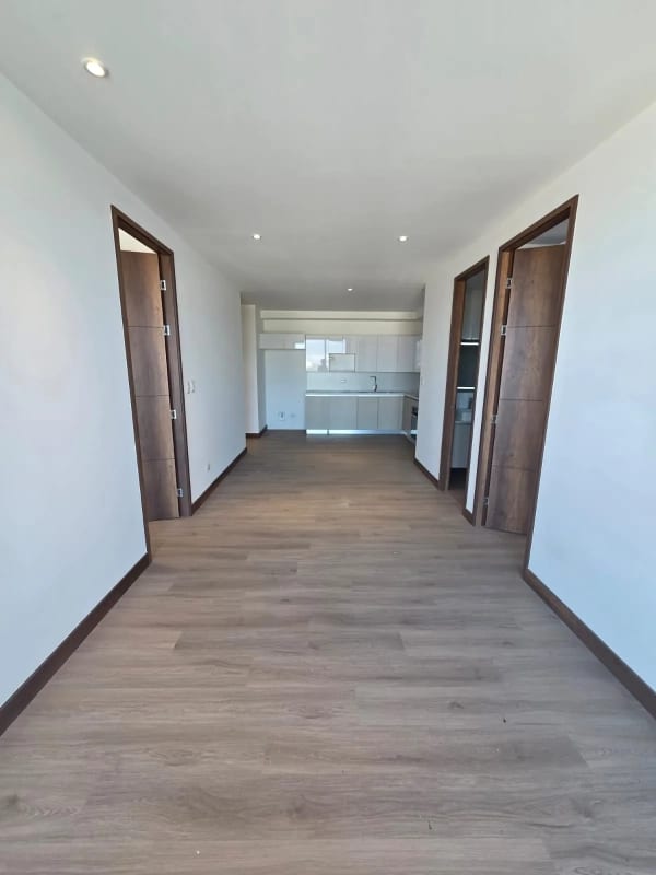 Alquilo apartamento por 6 u 8 meses Z 13 a una cuadra de Las Americas — Apartamento en Alquiler en Zona 14, Guatemala, Ciudad — foto 15 de 15