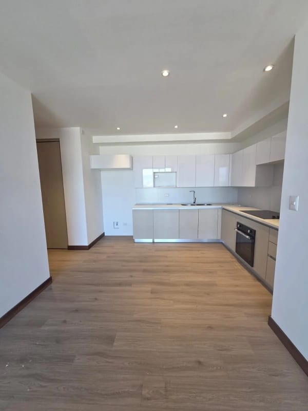 Alquilo apartamento por 6 u 8 meses Z 13 a una cuadra de Las Americas — Apartamento en Alquiler en Zona 14, Guatemala, Ciudad — foto 13 de 15