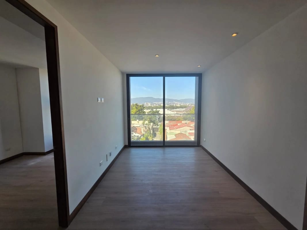 Alquilo apartamento por 6 u 8 meses Z 13 a una cuadra de Las Americas — Apartamento en Alquiler en Zona 14, Guatemala, Ciudad — foto 12 de 15
