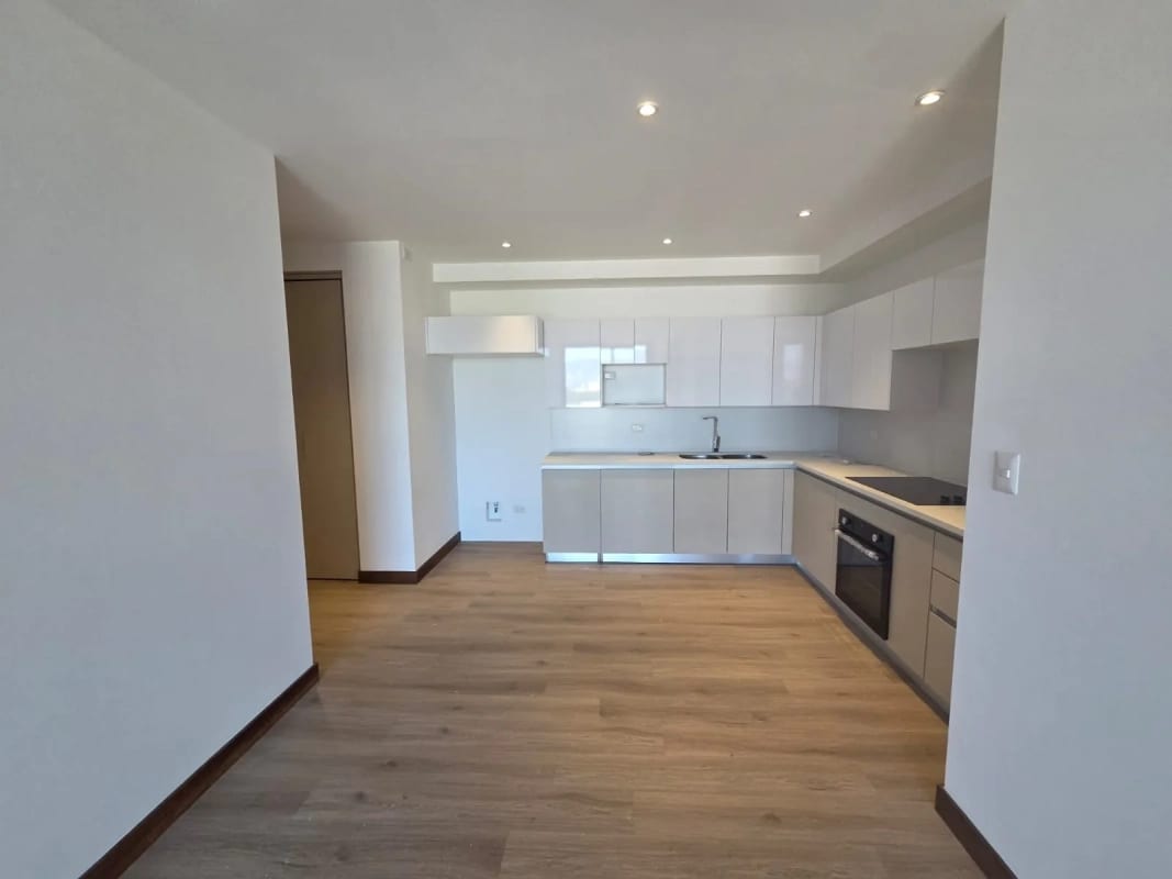 Alquilo apartamento por 6 u 8 meses Z 13 a una cuadra de Las Americas — Apartamento en Alquiler en Zona 14, Guatemala, Ciudad — foto 11 de 15