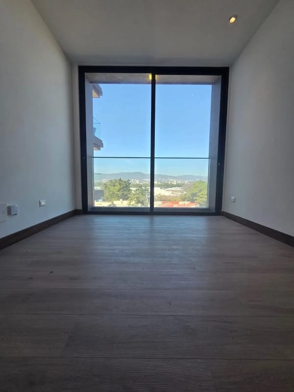 Alquilo apartamento por 6 u 8 meses Z 13 a una cuadra de Las Americas — Apartamento en Alquiler en Zona 14, Guatemala, Ciudad — foto 2 de 15