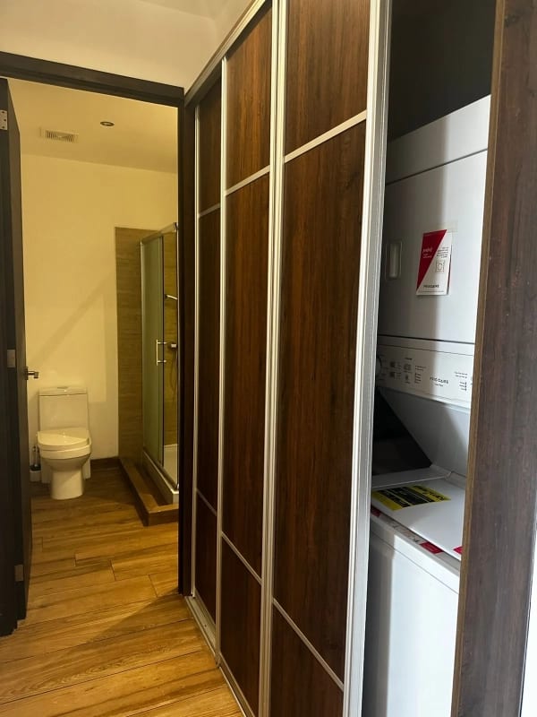 Apartamento amueblado tipo estudio en Zona 10 — Apartamento en Alquiler en Zona 10, Guatemala, Ciudad — foto 2 de 5