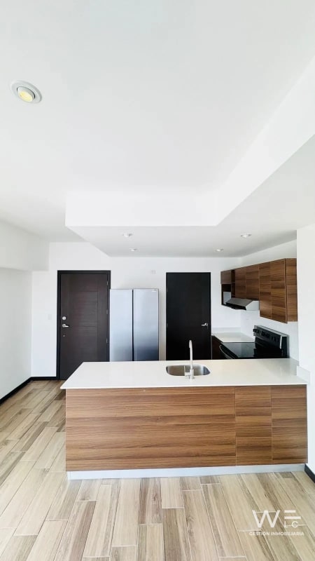 ALQUILO APARTAMENTO NUEVO ZONA 13 - 11