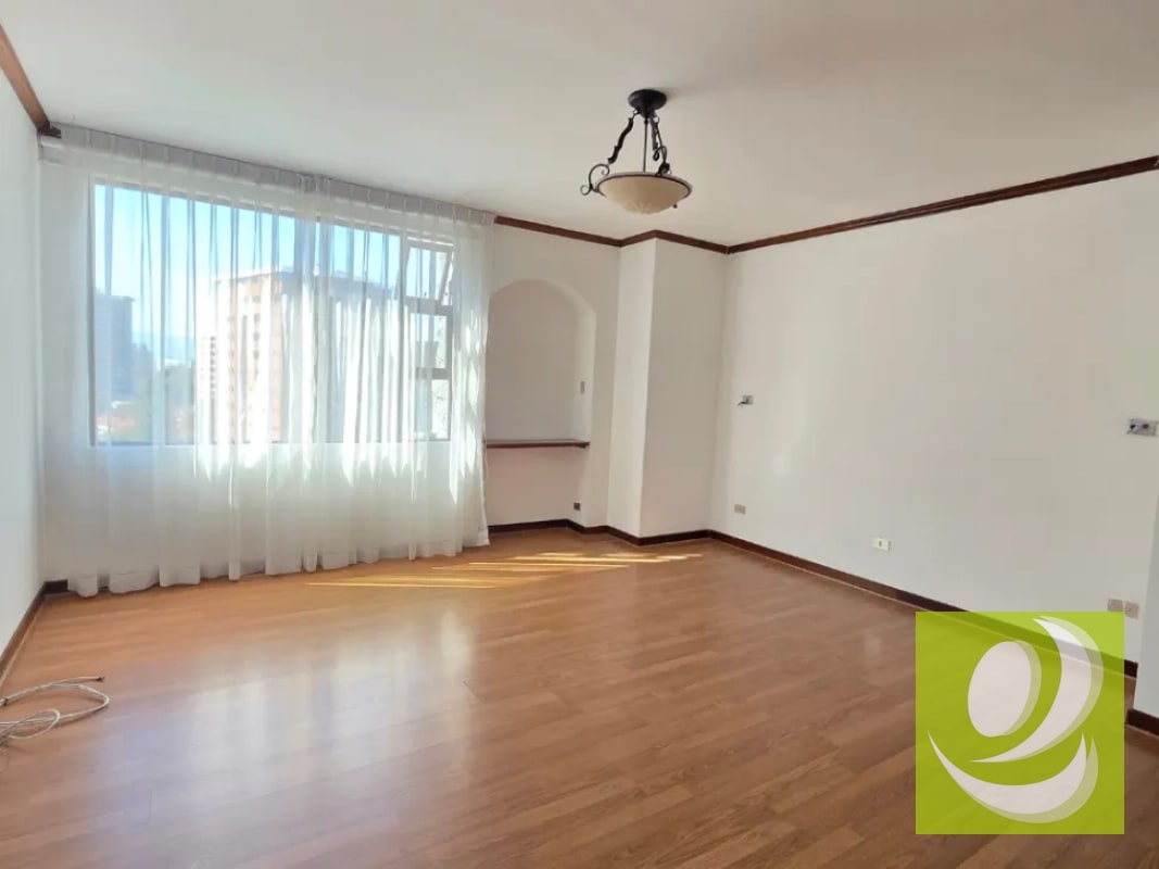 Apartamento en Venta en Castellar zona 10 cdad - 3