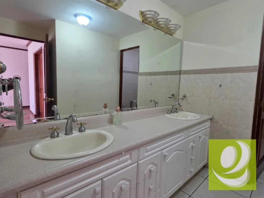 Apartamento en Venta en Castellar zona 10 cdad - 4
