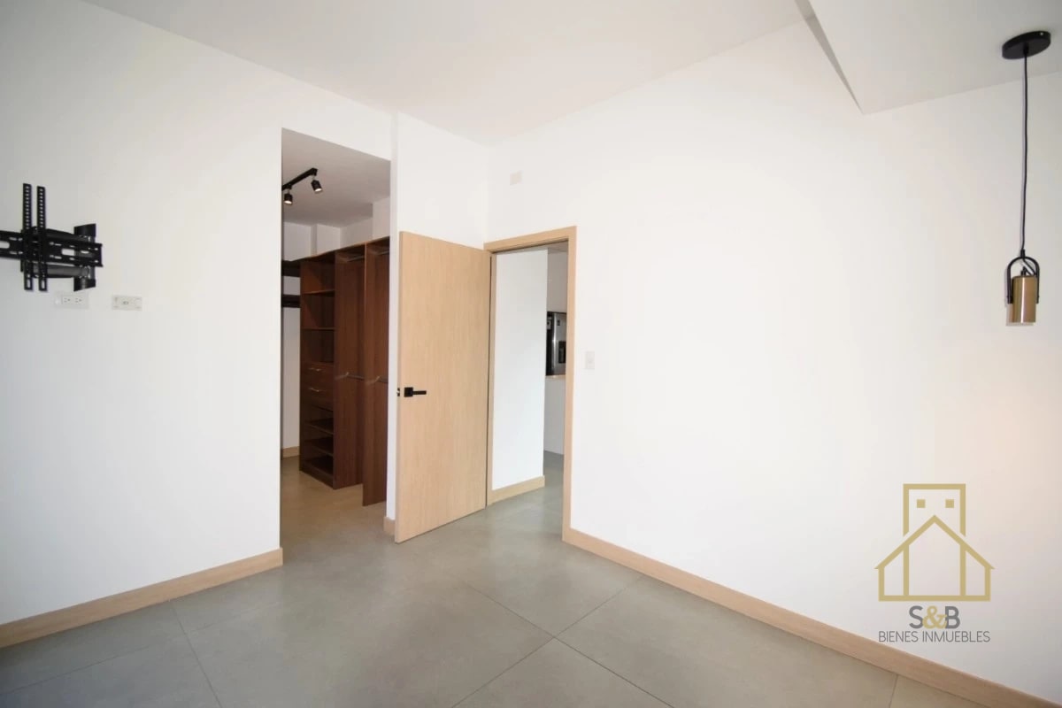 Apartamento en zona 10, Edificio Bonadiez - 5