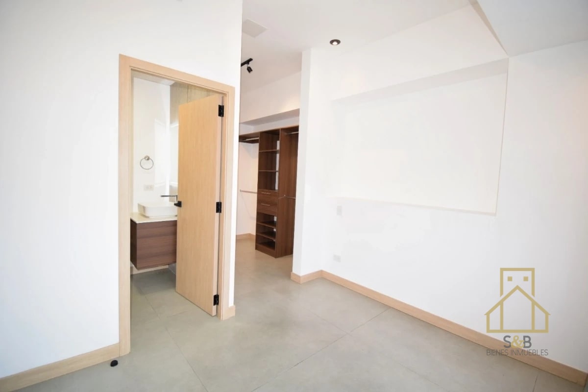 Apartamento en zona 10, Edificio Bonadiez - 3