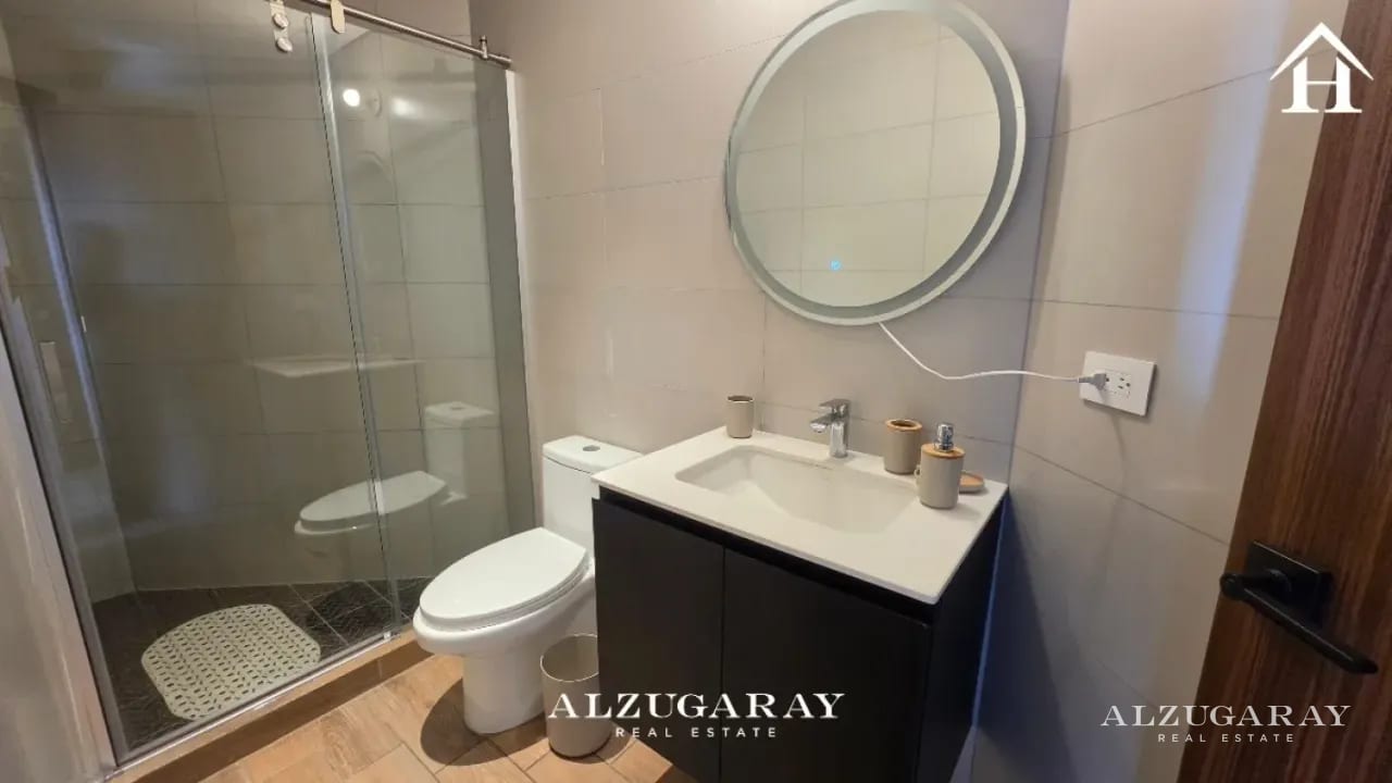 APTO. AMUEBLADO C/ VISTA 2 HAB. / EDIFICIO EN ZONA 4 — Apartamento en Alquiler en Zona 4, Guatemala, Ciudad — foto 2 de 8