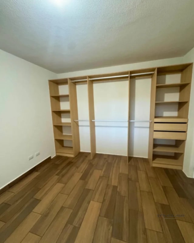 APARTAMENTO EN VENTA ZONA 16 -LARES- EN PRIMER NIVEL CON JARDIN - 8