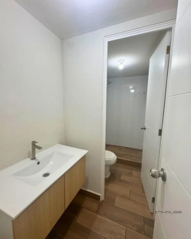 APARTAMENTO EN VENTA ZONA 16 -LARES- EN PRIMER NIVEL CON JARDIN - 7