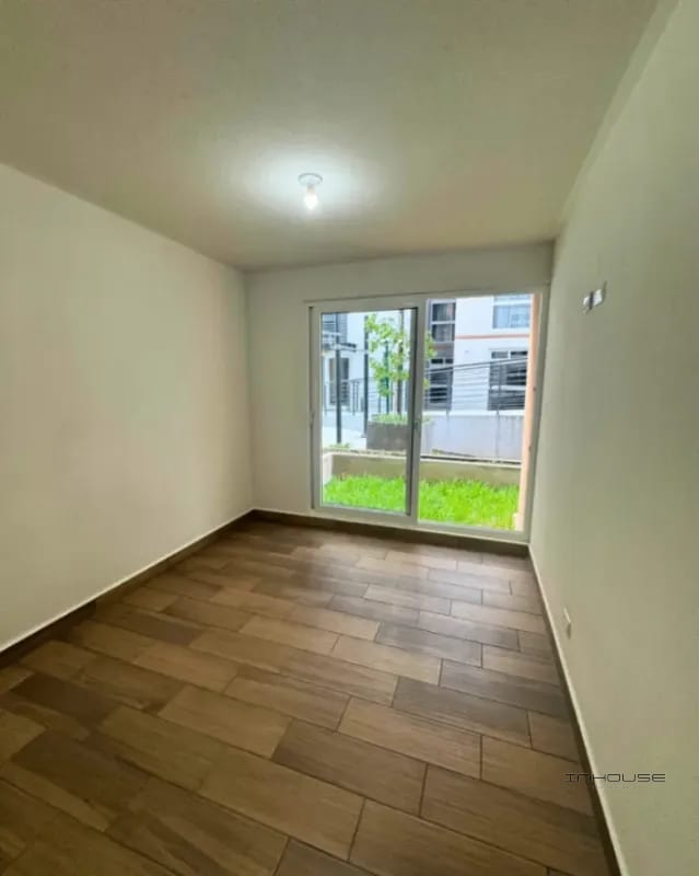 APARTAMENTO EN VENTA ZONA 16 -LARES- EN PRIMER NIVEL CON JARDIN — Apartamento en Venta en Zona 16, Guatemala, Ciudad — foto 5 de 11