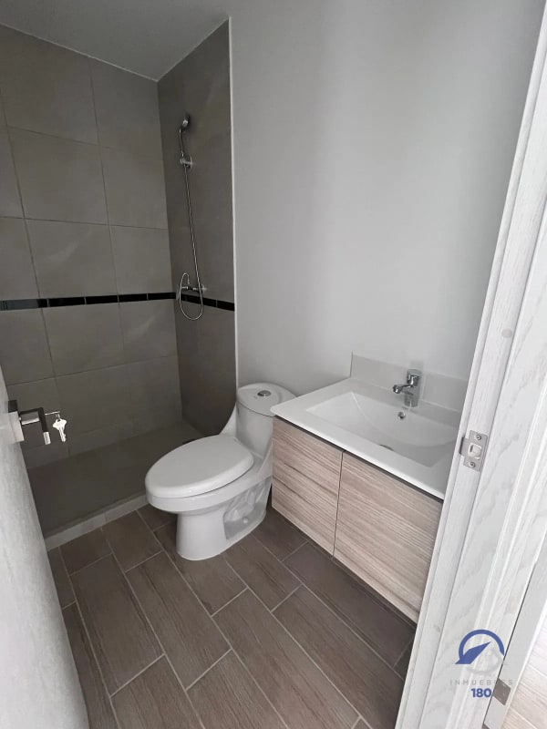 Apartamento en renta o venta en Andares Doce, Avenida Petapa, zona 12 - 8