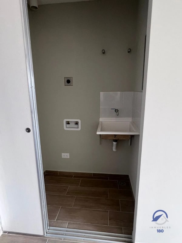 Apartamento en renta o venta en Andares Doce, Avenida Petapa, zona 12 - 7