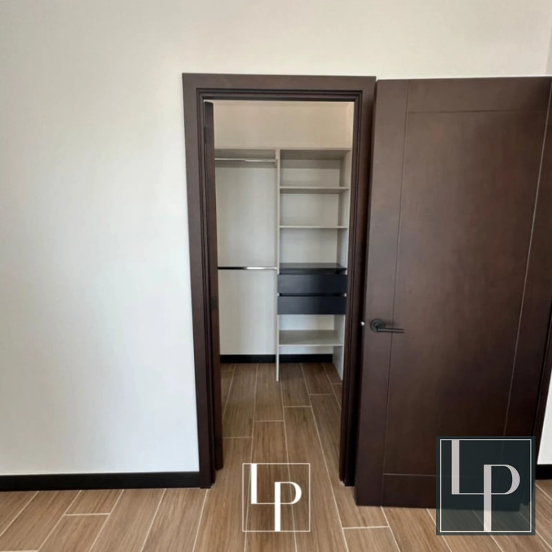 Amplio Apartamento en Venta en Lirios 3 de Cayalá - 2