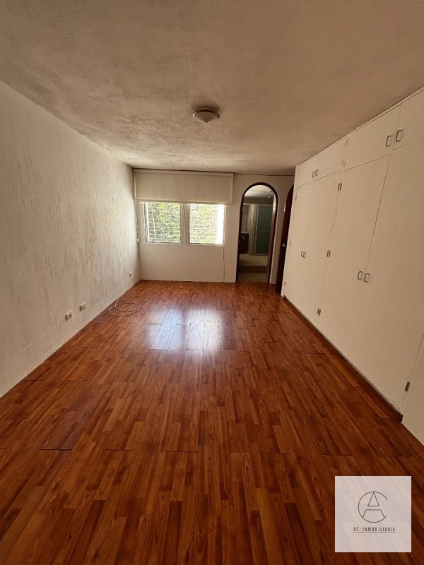 Apartamento en renta zona 15 VHI - 1
