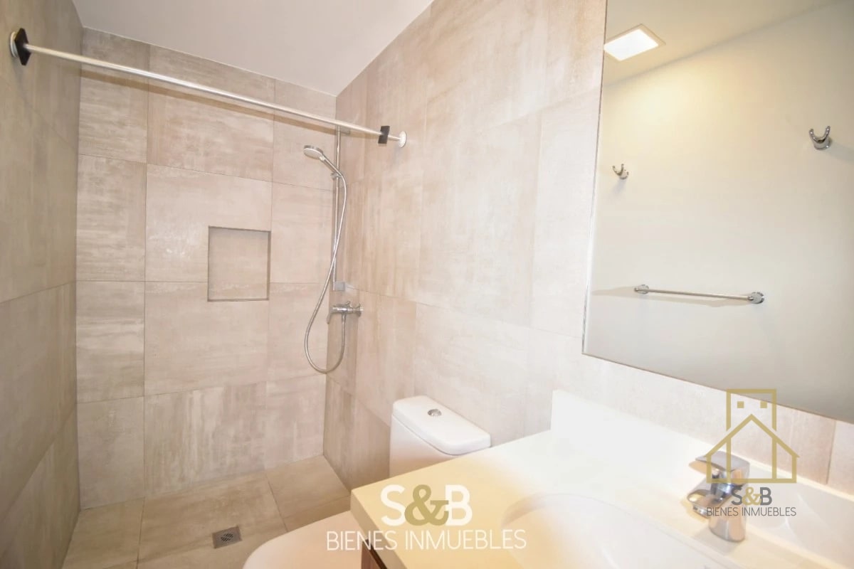 Apartamento con terraza en zona 10 - 4