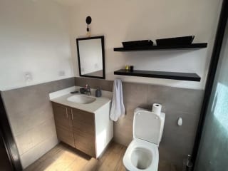Apartamento Tipo Loft en Venta, Full Amueblado y Equipado, Edificio Casalini, Zona 10 — Apartamento en Venta en Cassalini, Zona 10, Guatemala, Ciudad — miniatura 2 de 11