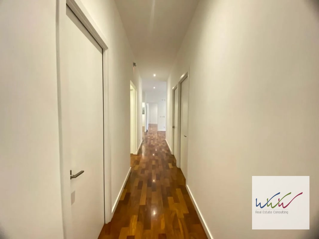 Rento amplio apartamento con jardín en Edificio Lucca, Zona 10 - 6