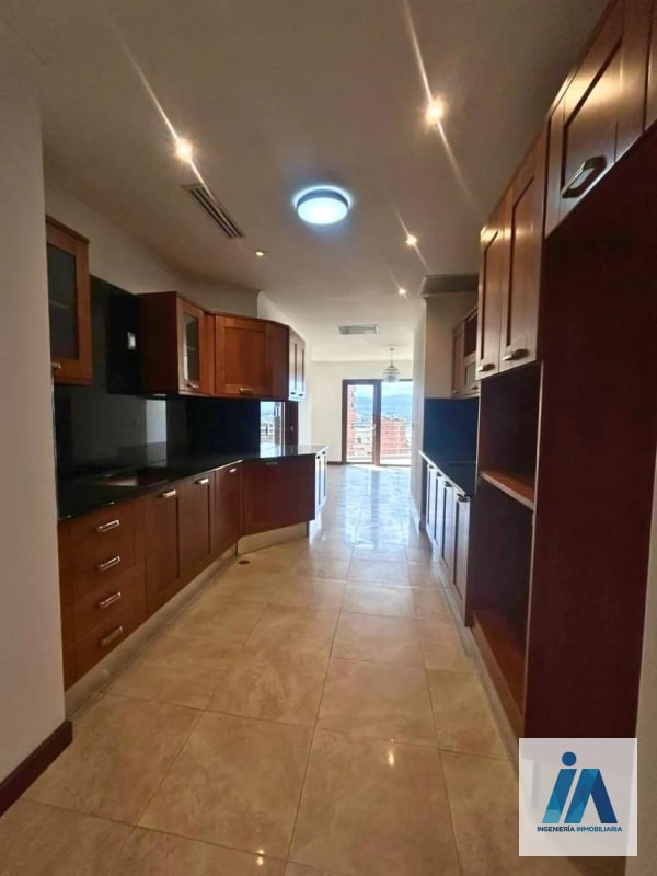 APARTAMENTO EN ALQUILER📍 Edificio Tadeus, Zona 14 - 15