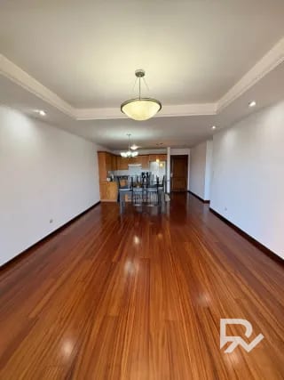 Venta de Apartamento en Edificio Torre del Valle zona 10 cerca de CC La Estación — Apartamento en Venta en Zona 14, Guatemala, Ciudad — miniatura 1 de 13