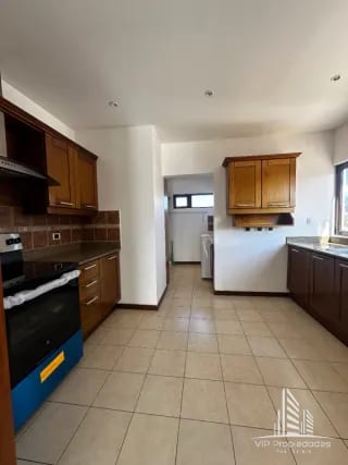 Zona 15, amplio apartamento en venta — Apartamento en Venta en El Robledal, Zona 15, Guatemala, Ciudad — miniatura 4 de 10