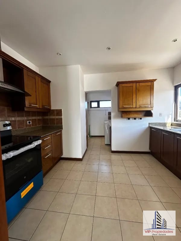Zona 15, amplio apartamento en venta — Apartamento en Venta en El Robledal, Zona 15, Guatemala, Ciudad — foto 4 de 10