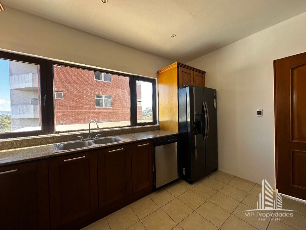 Zona 15, amplio apartamento en venta (copia) — Apartamento en Venta en El Robledal, Zona 15, Guatemala, Ciudad — foto 1 de 10