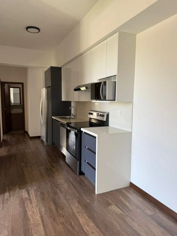 Vive cerca de todo en zona 10!!!! — Apartamento en Alquiler en Moretti, Zona 10, Guatemala, Ciudad — foto 9 de 10