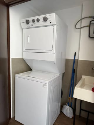 Vive cerca de todo en zona 10!!!! — Apartamento en Alquiler en Moretti, Zona 10, Guatemala, Ciudad — miniatura 5 de 10