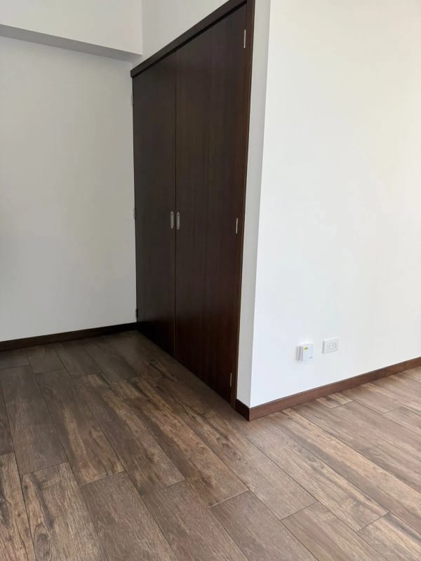 Vive cerca de todo en zona 10!!!! — Apartamento en Alquiler en Moretti, Zona 10, Guatemala, Ciudad — foto 4 de 10