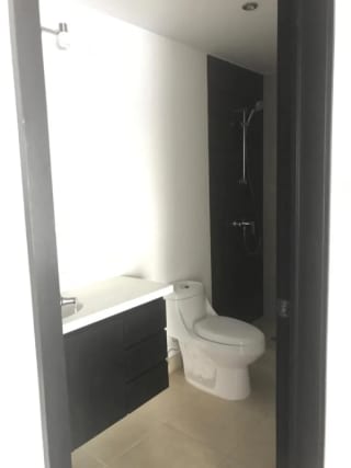 🏢 Apartamento en alquiler – Zona 16 Nueva Caledonia — Apartamento en Alquiler en Nueva Caledonia, Zona 16, Guatemala, Ciudad — miniatura 5 de 7