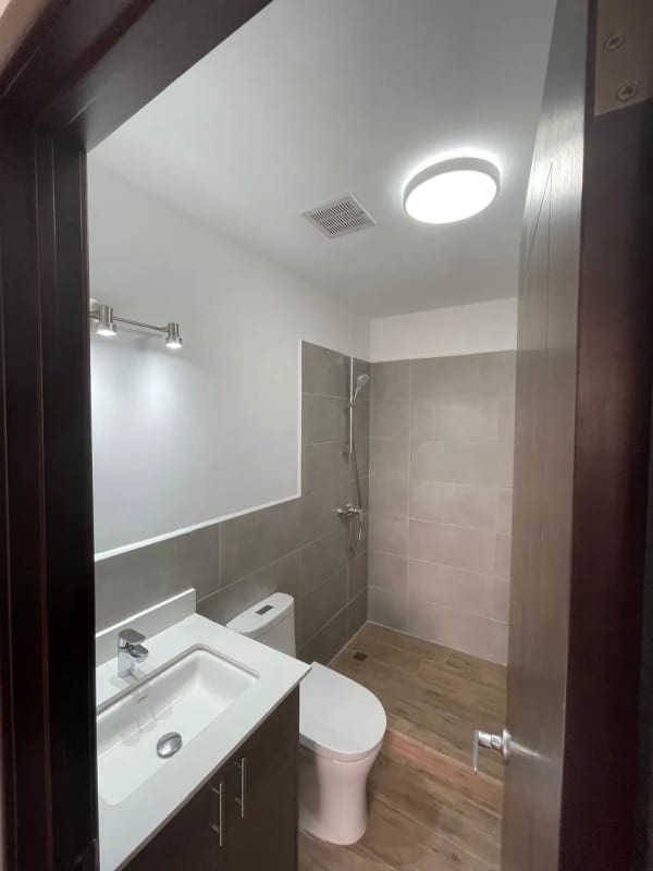 🏙️ APARTAMENTO EN RENTA – CASALINI DIAGONAL 6, ZONA 10 — Apartamento en Alquiler en Casalini Diagonal 6, Zona 10, Guatemala, Ciudad — foto 6 de 14