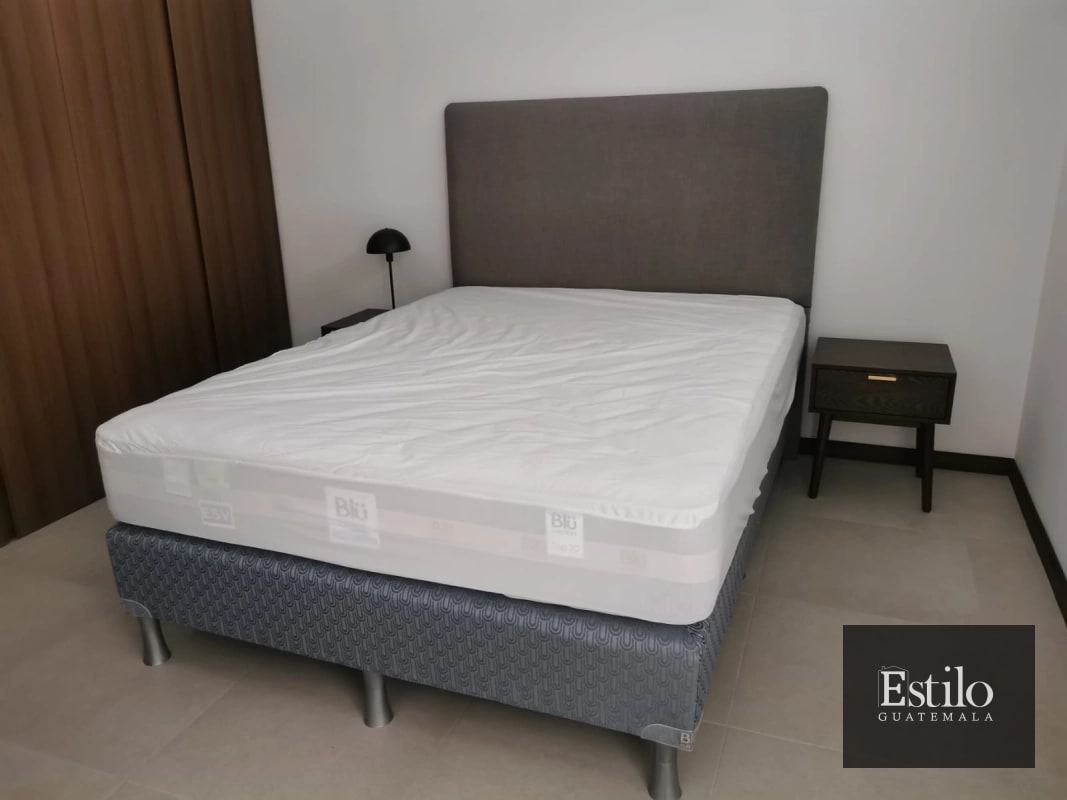 Apartamento Amueblado En Venta Zona 10 - 5