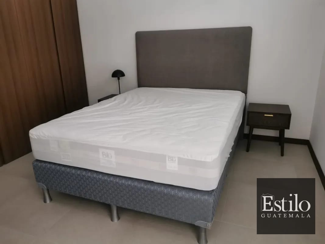Apartamento Amueblado En Venta Zona 10 — Apartamento en Venta en Zona 10, Guatemala, Ciudad — foto 6 de 8
