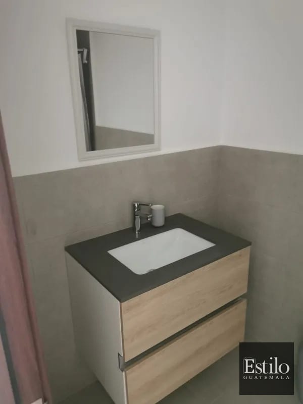 Apartamento Amueblado En Venta Zona 10 — Apartamento en Venta en Zona 10, Guatemala, Ciudad — foto 4 de 8