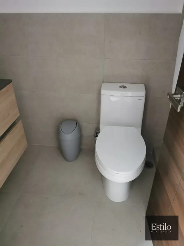 Apartamento Amueblado En Venta Zona 10 — Apartamento en Venta en Zona 10, Guatemala, Ciudad — foto 2 de 8